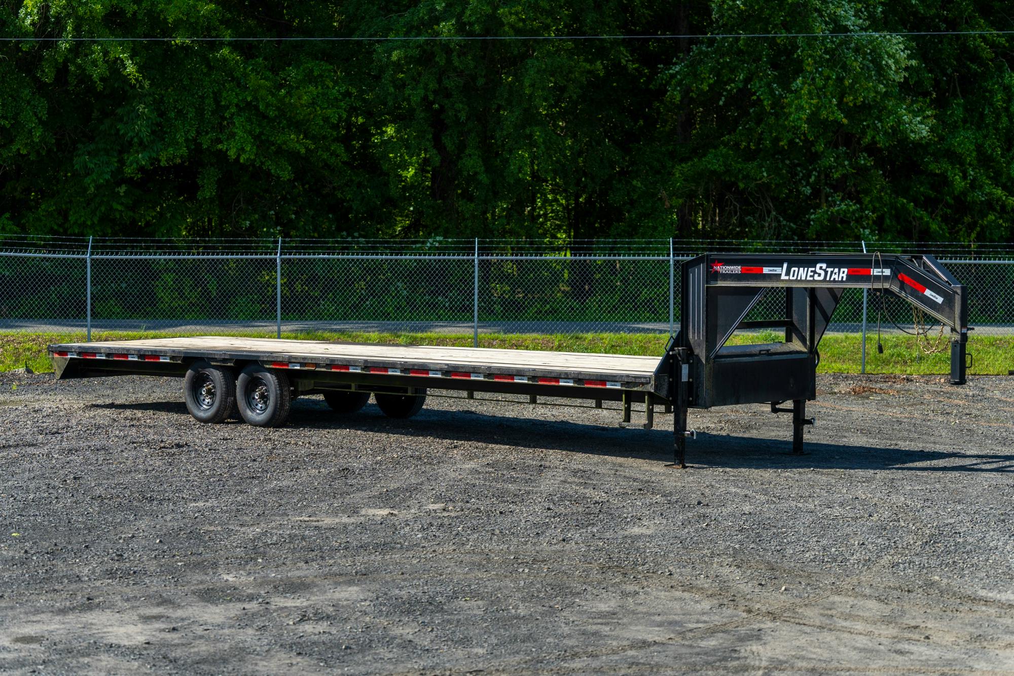 LoneStar USED 32'x102" Gooseneck Flatbed Trailer - Stock #91278 - Image 1 of 4