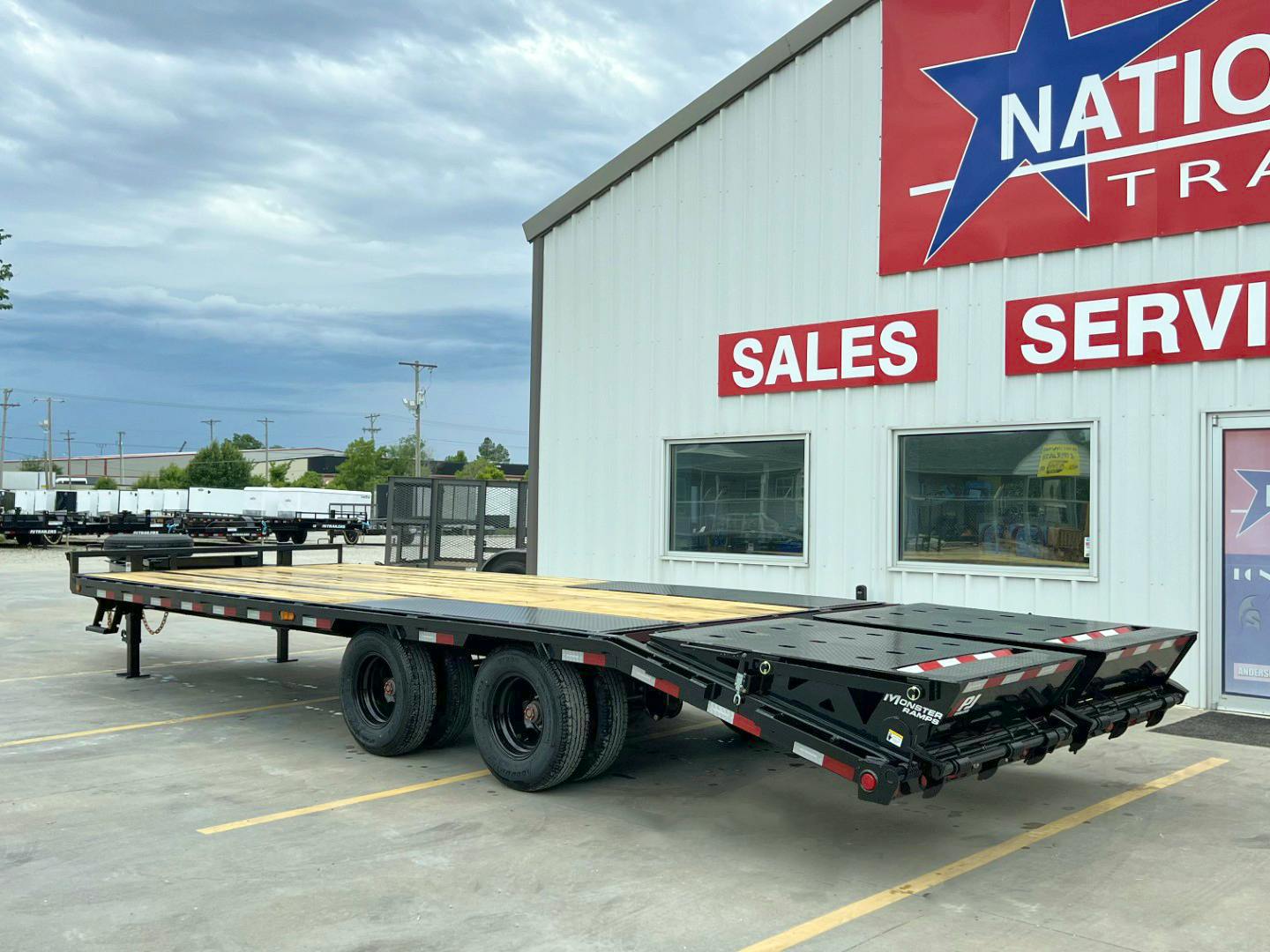 PJ Trailers 25'x102" Low Pro Pintle Flatbed Trailer w/ Duals (PL) - Stock #91432 - Image 4 of 8
