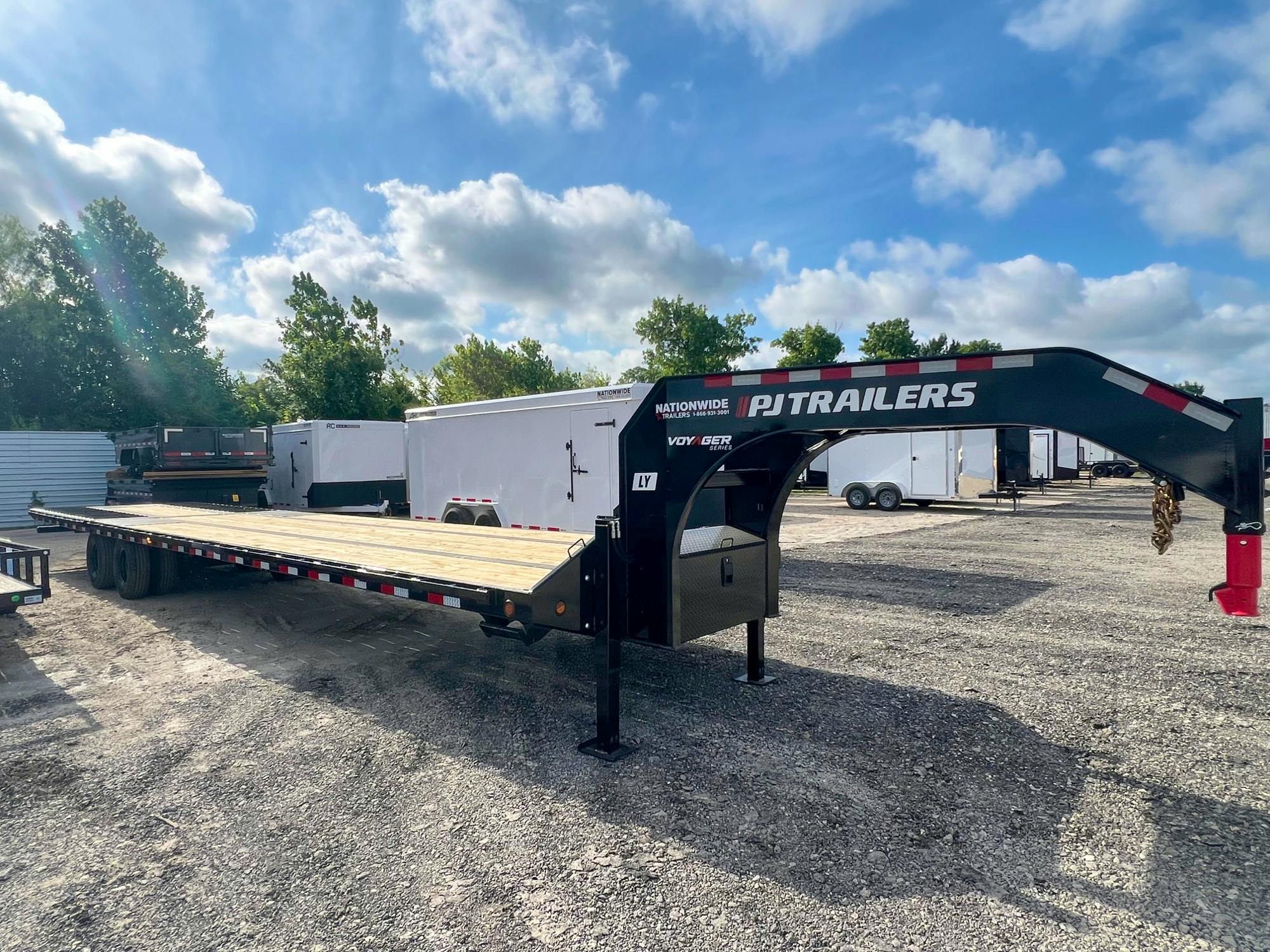 PJ Trailers 40'x102" Gooseneck Flatbed Trailer w/ Hydraulic Dovetail (LY1) - Stock #91453 - Image 4 of 6