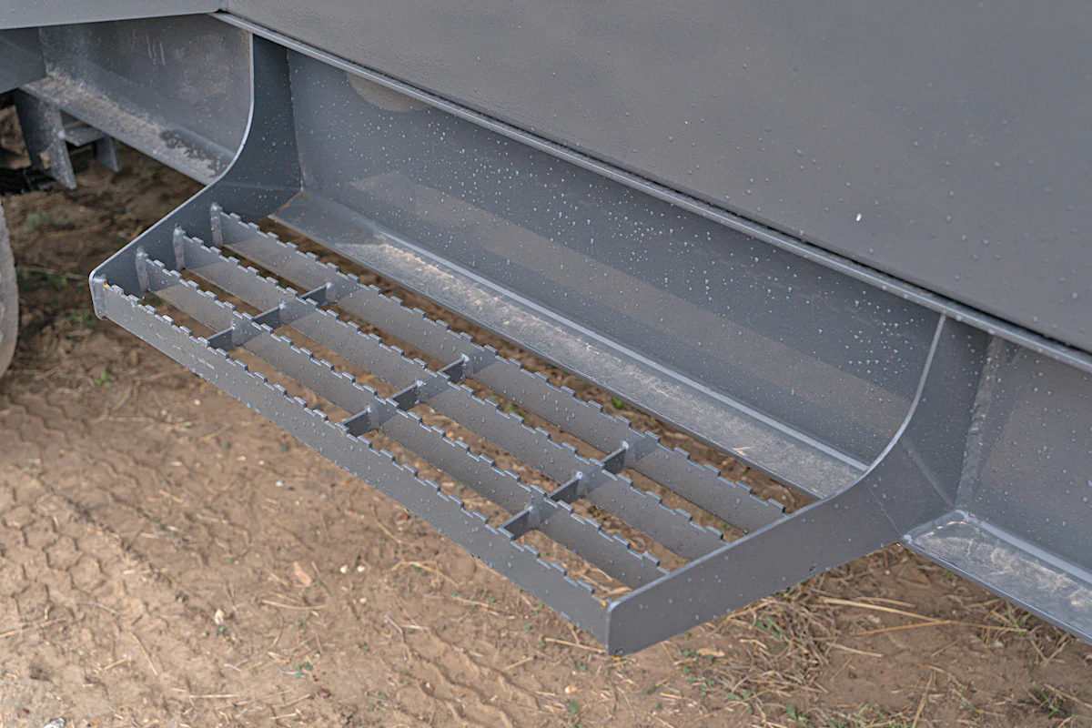 ARC Trailers 14'x83" Gooseneck Telescopic Dump Trailer w/ 2' Sides (GDT) - Stock #91616 - Image 8 of 18 ARC Trailers 14'x83" Gooseneck Telescopic Dump Trailer w/ 2' Sides (GDT) - Stock #91616 - Image 8 of 18