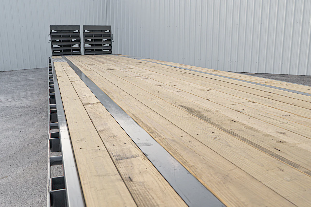 ARC Trailers 40'x102" Gooseneck Flatbed Trailer w/ 5' Dovetail (GDS) - Stock #91664 - Image 4 of 9 ARC Trailers 40'x102" Gooseneck Flatbed Trailer w/ 5' Dovetail (GDS) - Stock #91664 - Image 4 of 9