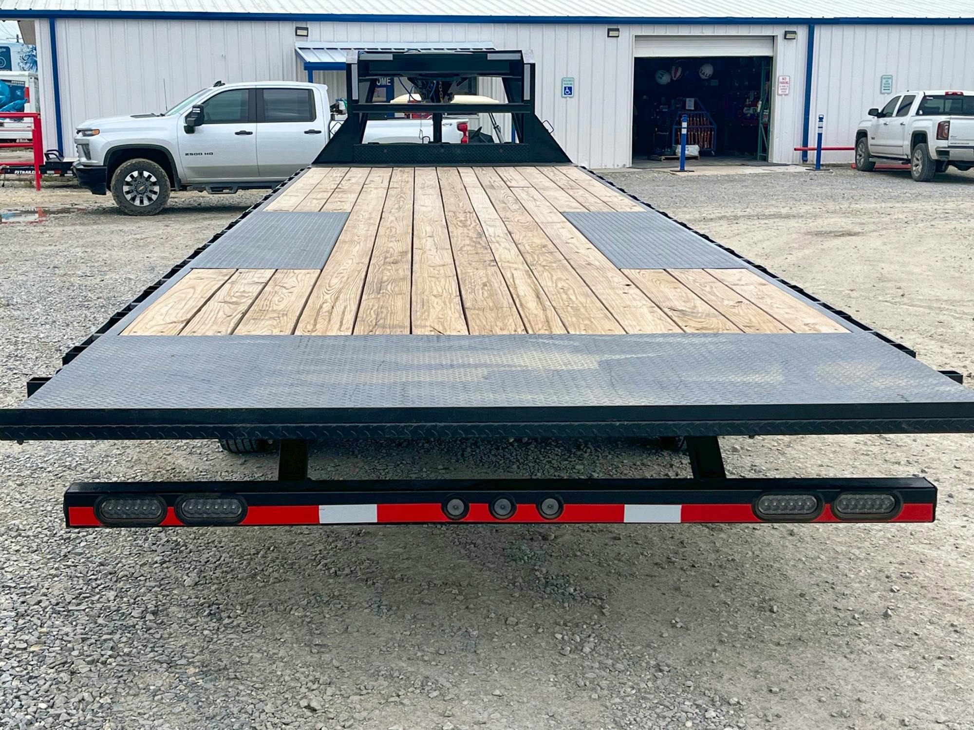 Load Trail USED 32X102 Full Deckover Tilt Trailer - Stock #91699 - Image 6 of 7