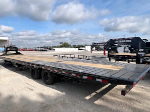 PJ Trailers 40'x102" Gooseneck Flatbed Trailer w/ Hydraulic Dovetail (LY1)