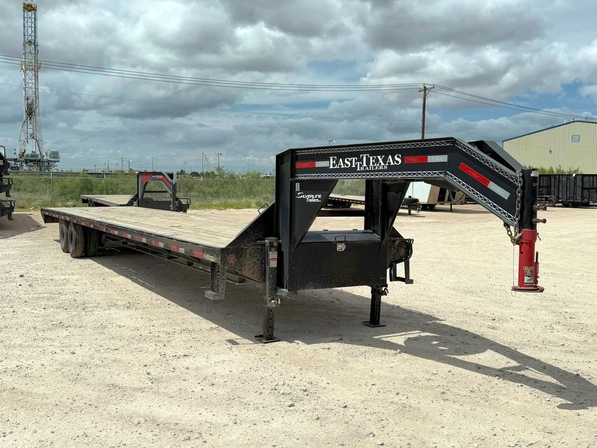 East Texas USED 40'x102" Gooseneck Flatbed Trailer w/ Duals - Stock #91943 - Image 1 of 8