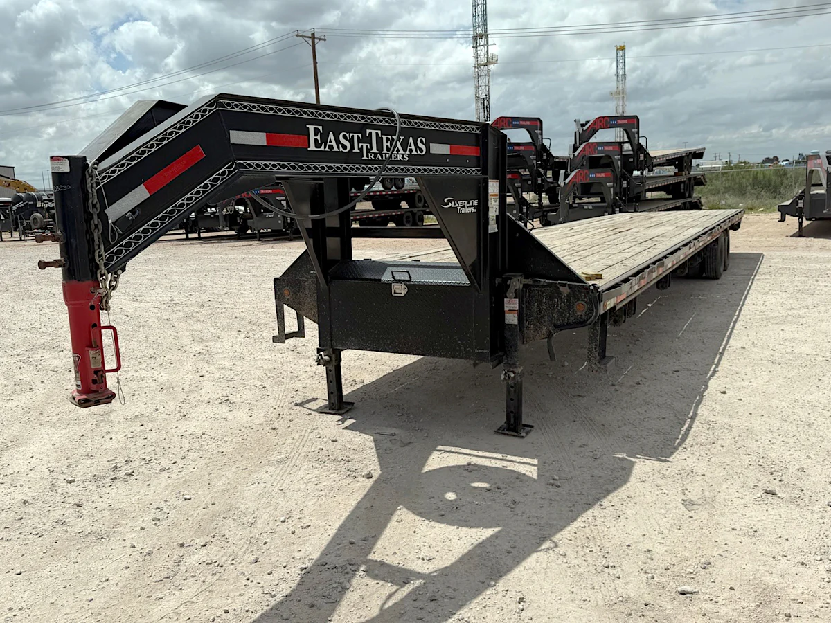 East Texas USED 40'x102" Gooseneck Flatbed Trailer w/ Duals - Stock #91943 - Image 3 of 8 East Texas USED 40'x102" Gooseneck Flatbed Trailer w/ Duals - Stock #91943 - Image 3 of 8
