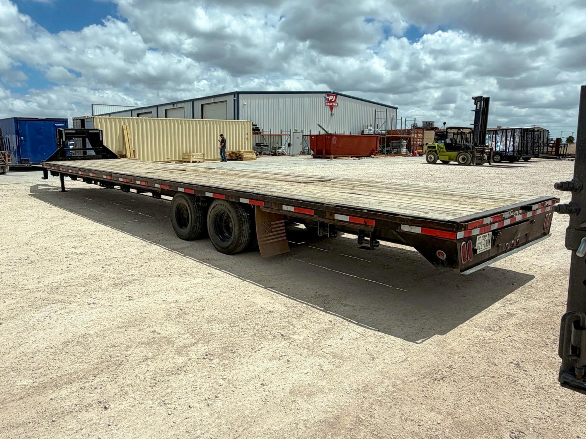 East Texas USED 40'x102" Gooseneck Flatbed Trailer w/ Duals