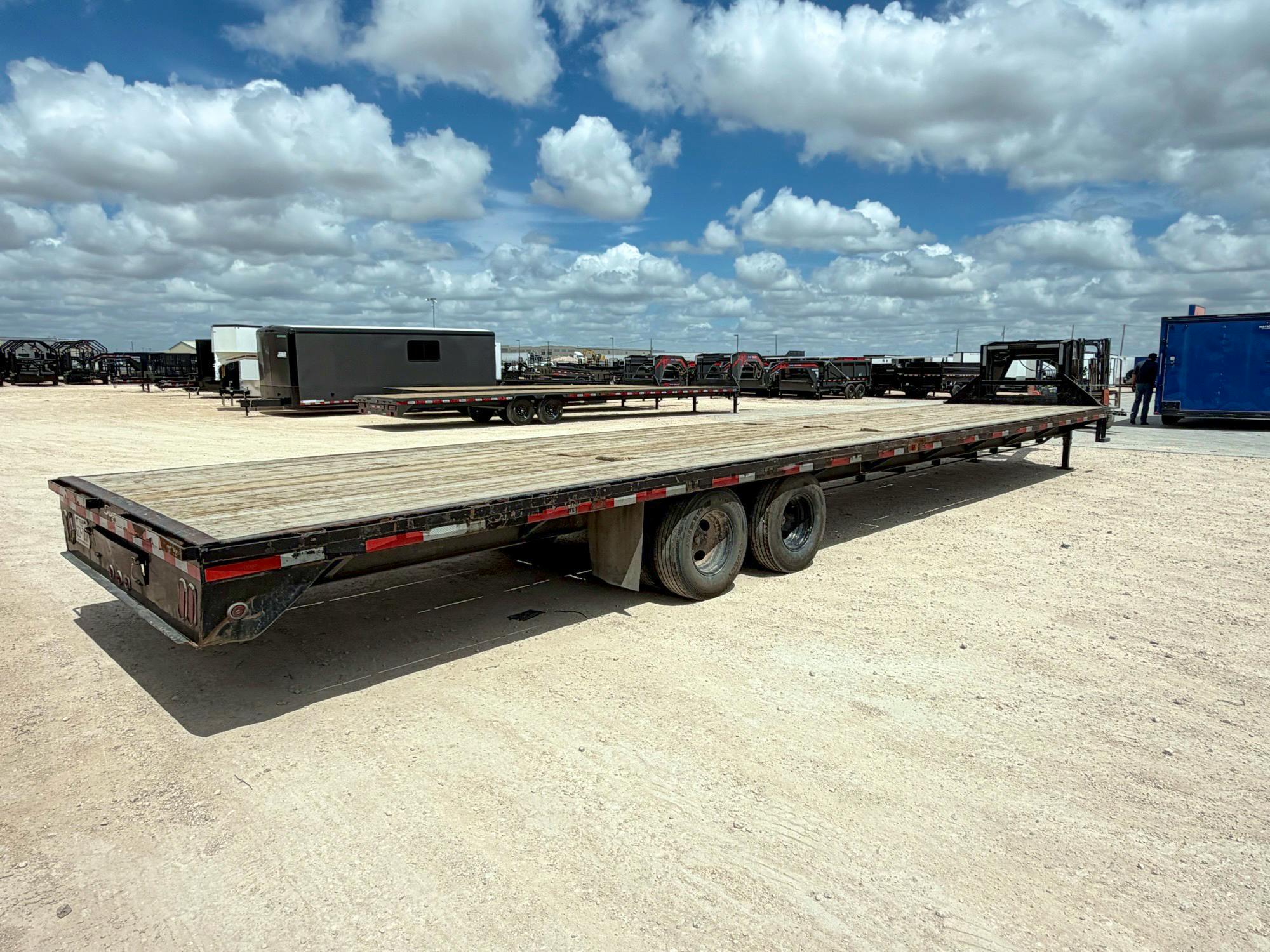 East Texas USED 40'x102" Gooseneck Flatbed Trailer w/ Duals