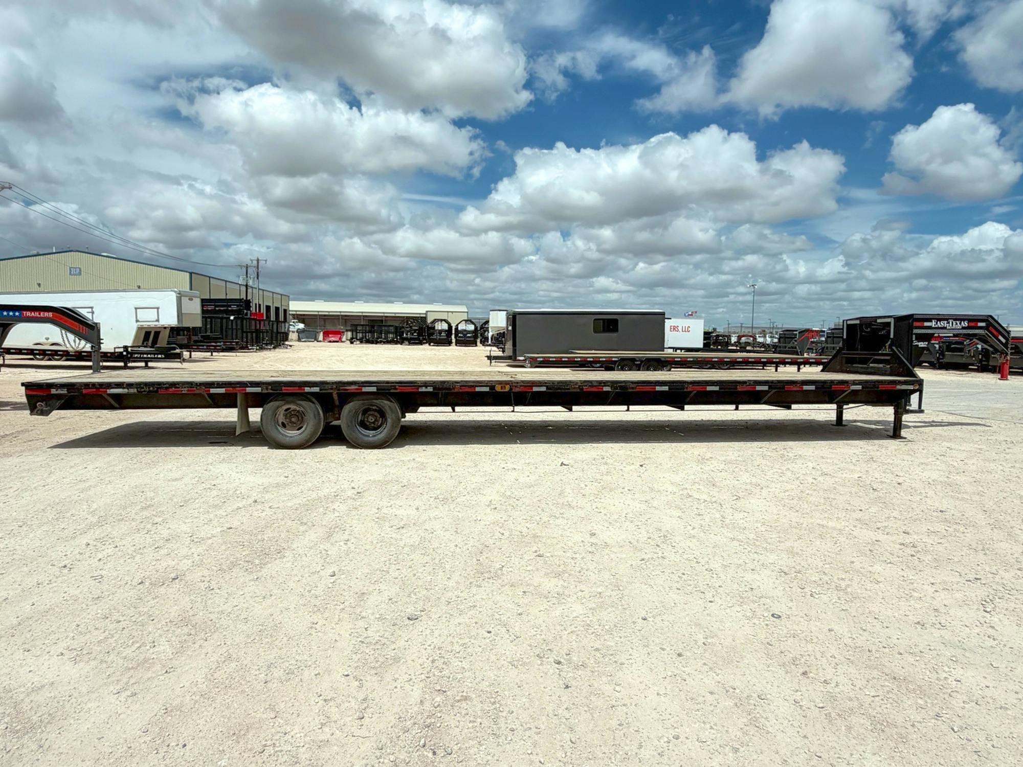 East Texas USED 40'x102" Gooseneck Flatbed Trailer w/ Duals
