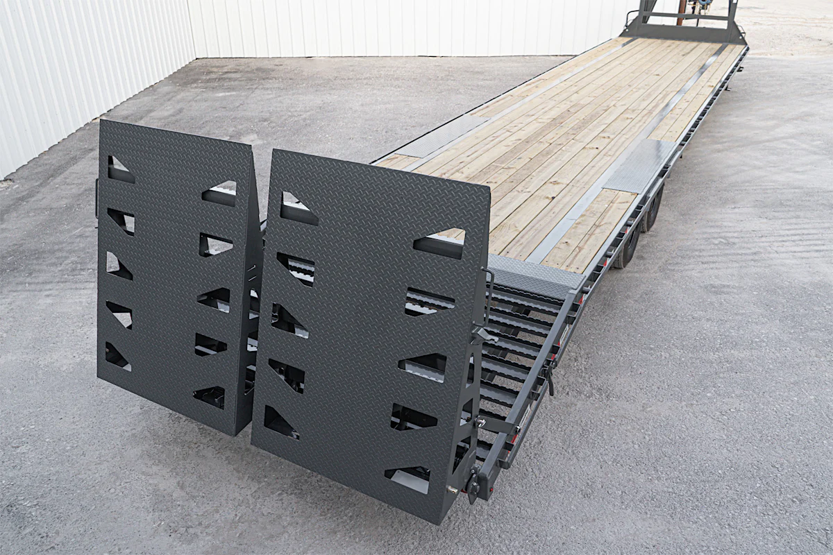 ARC Trailers 40'x102" 18K Gooseneck Flatbed Trailer w/ 5ft Dovetail (GDS) - Stock #91985 - Image 7 of 10 ARC Trailers 40'x102" 18K Gooseneck Flatbed Trailer w/ 5ft Dovetail (GDS) - Stock #91985 - Image 7 of 10