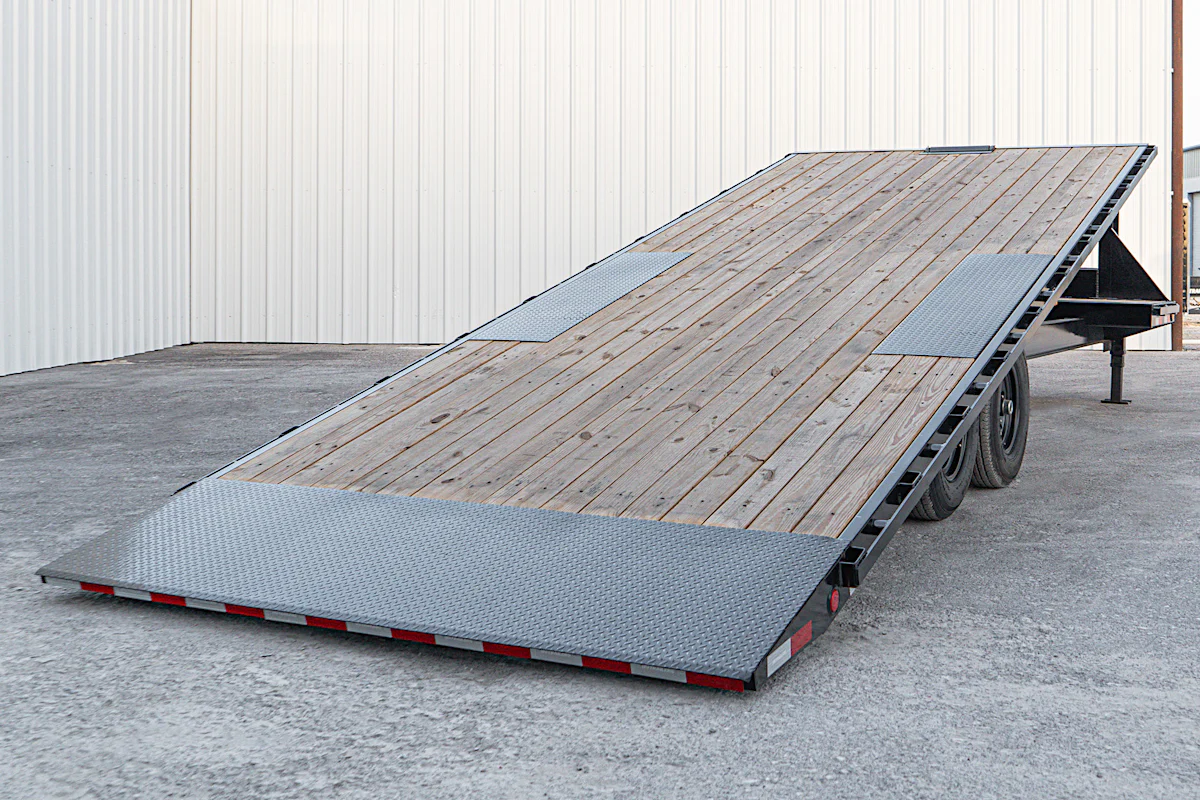 PJ Trailers 26'x102" Gooseneck Deckover Power Tilt Trailer (T8) - Stock #92158 - Image 20 of 23 PJ Trailers 26'x102" Gooseneck Deckover Power Tilt Trailer (T8) - Stock #92158 - Image 20 of 23
