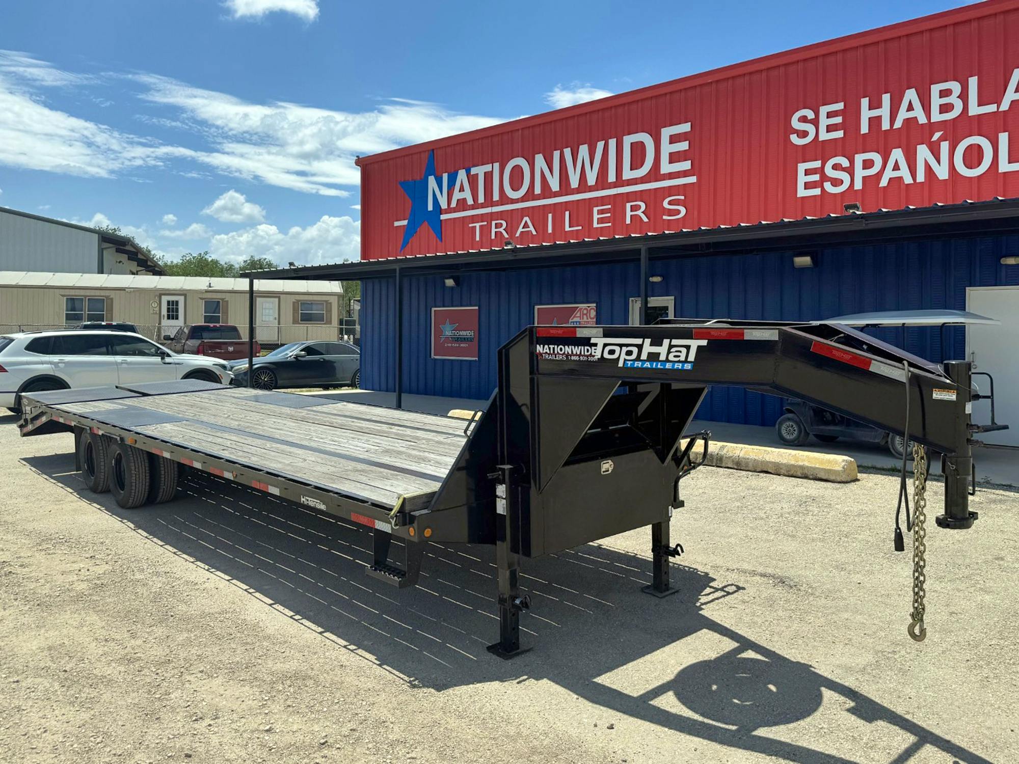 Top Hat Trailers USED 32'x102" Gooseneck Flatbed w/ 5' Dovetail - Stock #92306 - Image 1 of 4