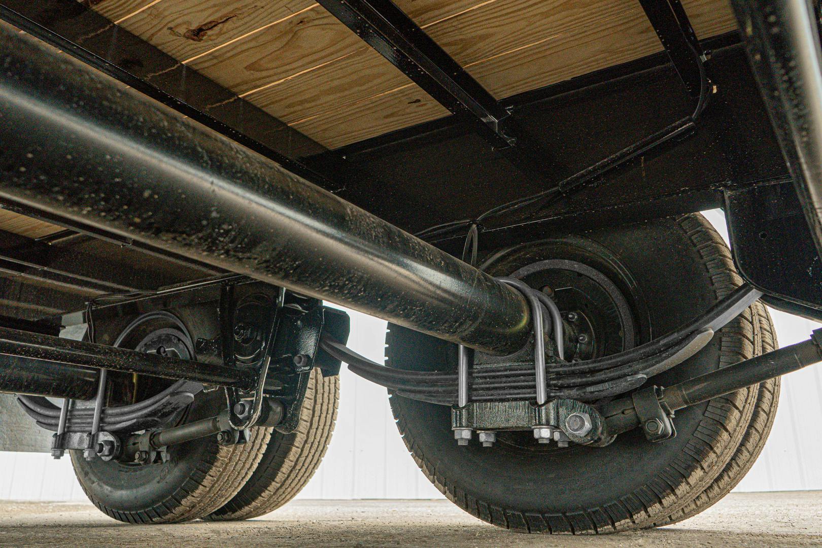 PJ Trailers 40'x102" Gooseneck Low Pro Flatbed Trailer w/ Duals (LD) - Stock #92378 - Image 13 of 28