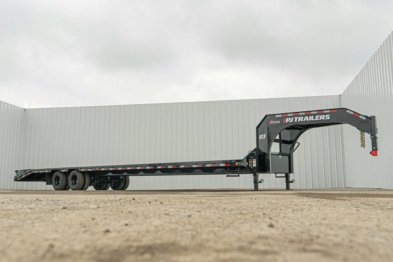 PJ Trailers 40'x102" Gooseneck Low Pro Flatbed Trailer w/ Duals (LD) - Stock #92378 - Image 27 of 28