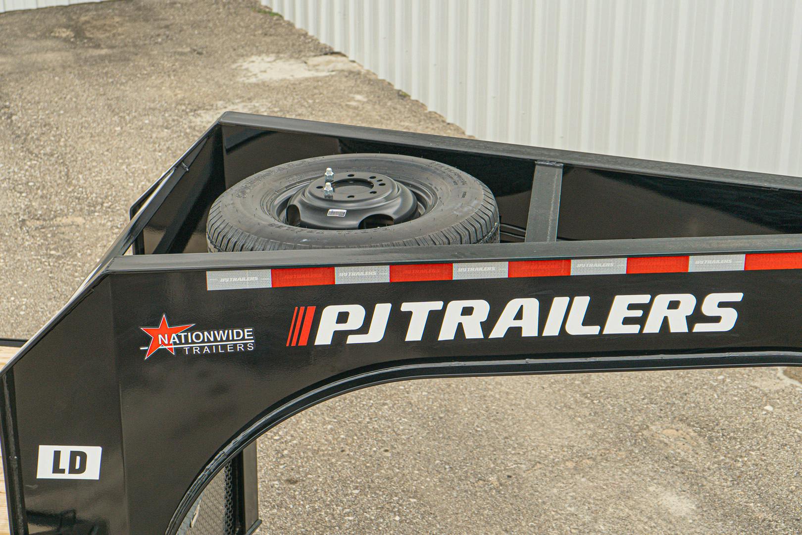 PJ Trailers 40'x102" Gooseneck Low Pro Flatbed Trailer w/ Duals (LD) - Stock #92379 - Image 3 of 28