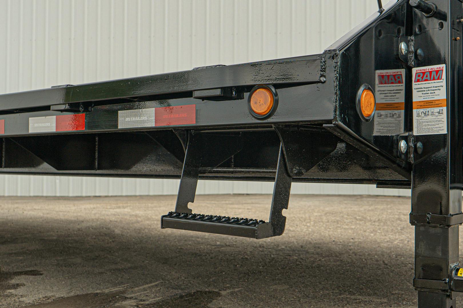 PJ Trailers 40'x102" Gooseneck Low Pro Flatbed Trailer w/ Duals (LD) - Stock #92379 - Image 8 of 28