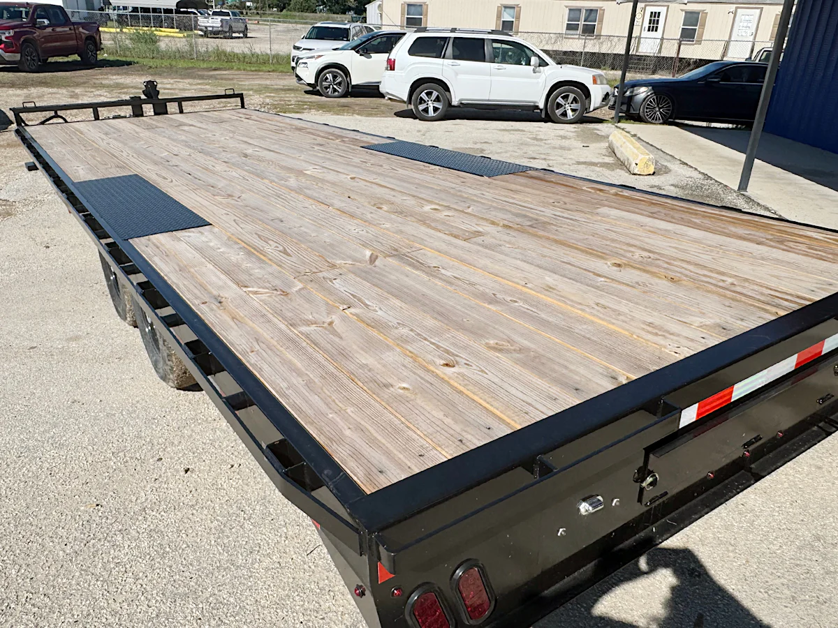 LoneStar 24'x102" 8" I-Beam Deckover Trailer - Stock #92556 - Image 3 of 4 LoneStar 24'x102" 8" I-Beam Deckover Trailer - Stock #92556 - Image 3 of 4