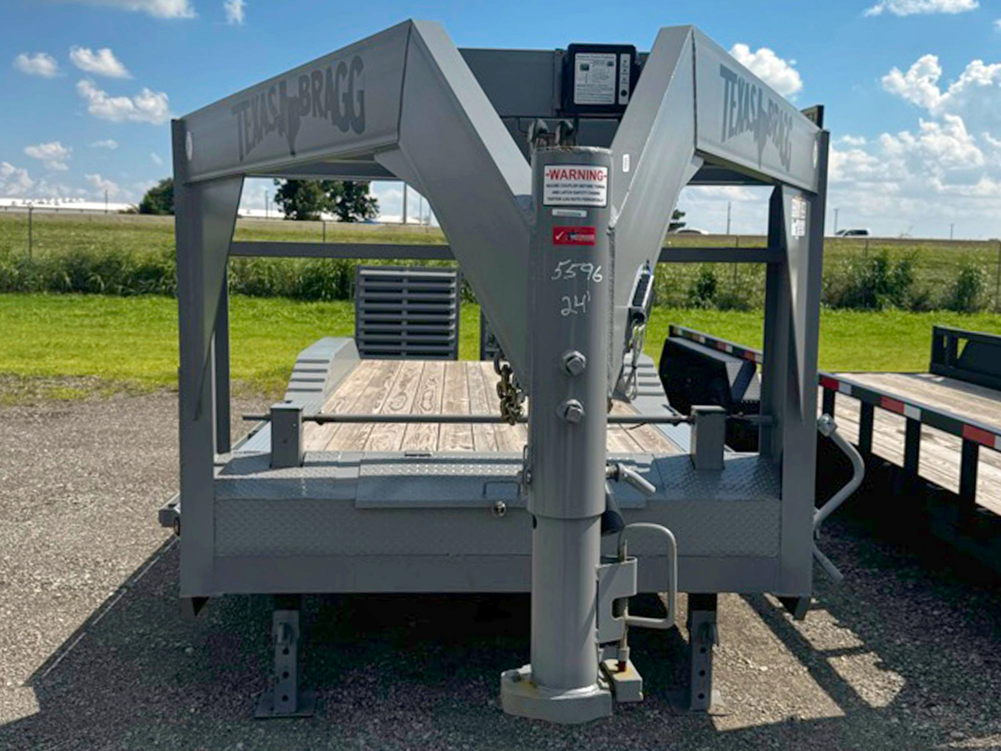 Texas Bragg 24'x102" Gooseneck Equipment Trailer w/ 4' Dovetail