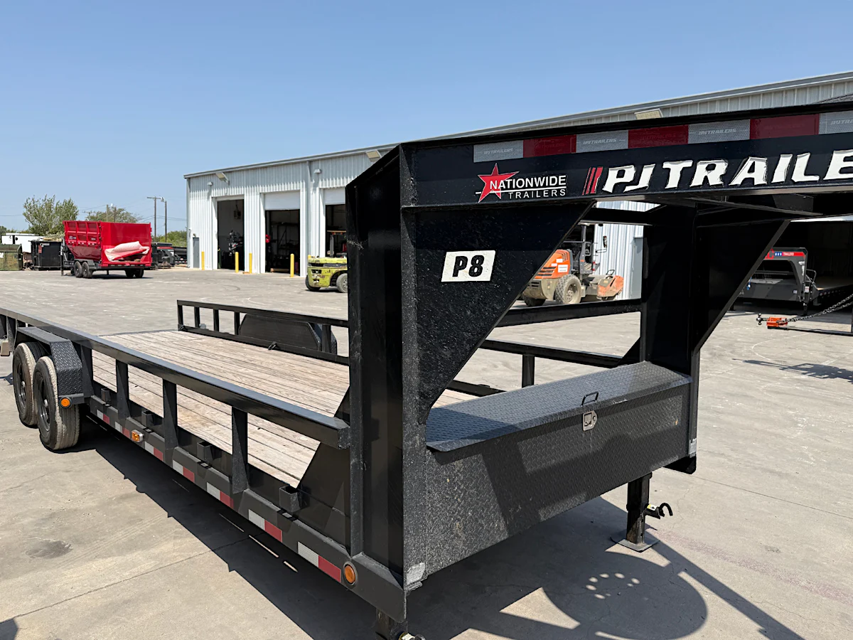 PJ Trailers USED 24'x83" Gooseneck Pipetop Equipment Trailer - Stock #93495 - Image 1 of 8 PJ Trailers USED 24'x83" Gooseneck Pipetop Equipment Trailer - Stock #93495 - Image 1 of 8