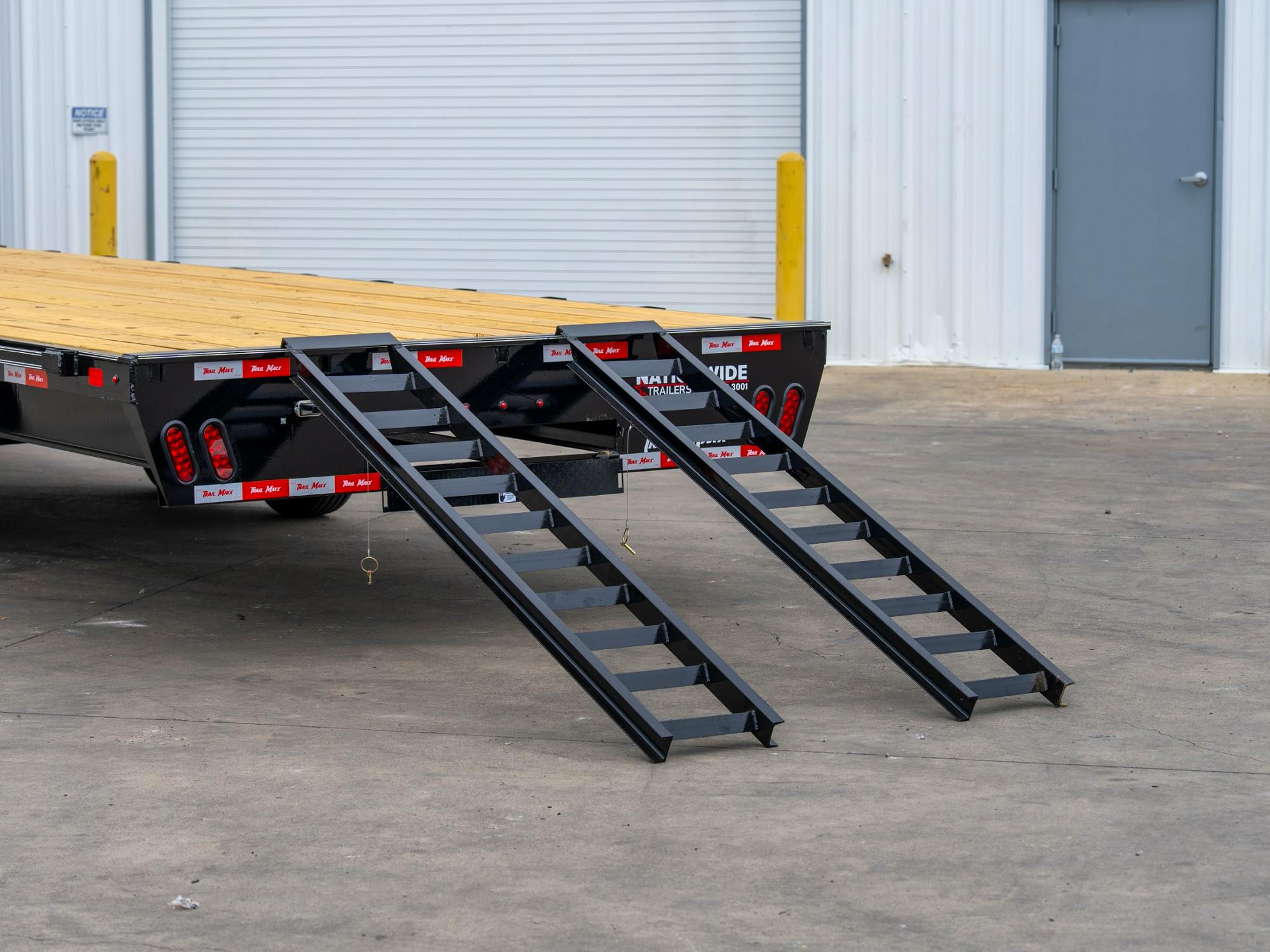 Trailmaxx 32'x102" Straightdeck Flatbed Trailer