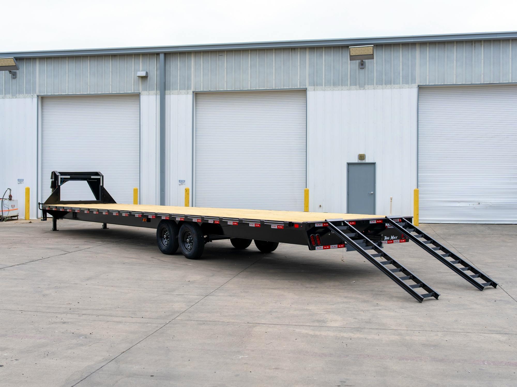 TrailMaxx 40'x102" Straightdeck Flatbed Trailer